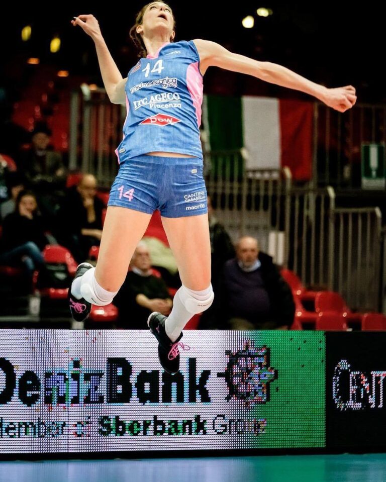 Floortje Meijners-Atsür: Atlet Voli yang Menginspirasi Dunia