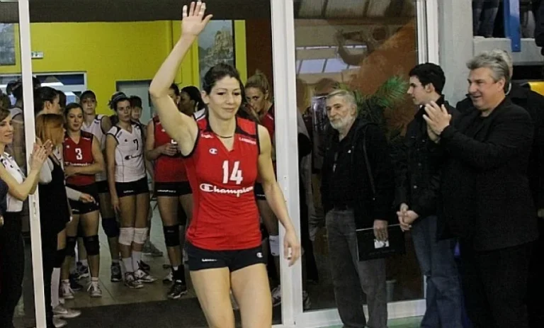 Radosveta Teneva: Bintang Muda Bola Voli yang Menawan