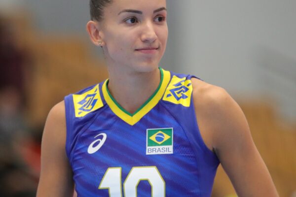 Gabriela Guimarães: Atlet Voli Brasil yang Berprestasi